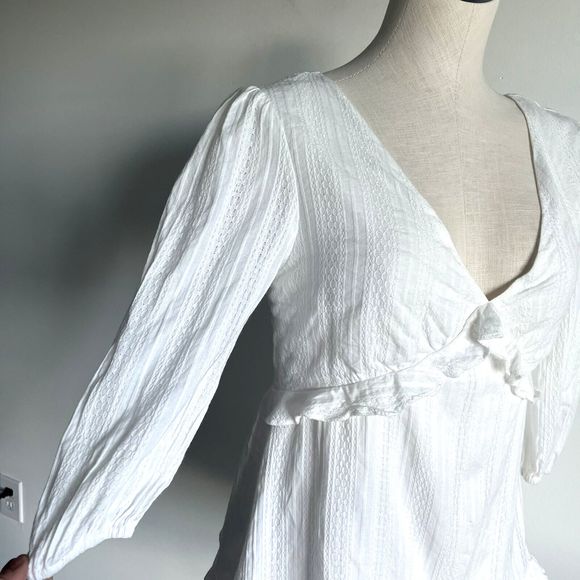 LUSH White V-Neck Ruffle Top Keyhole Tie Back Lined Cotton Small - Picture 9 of 12